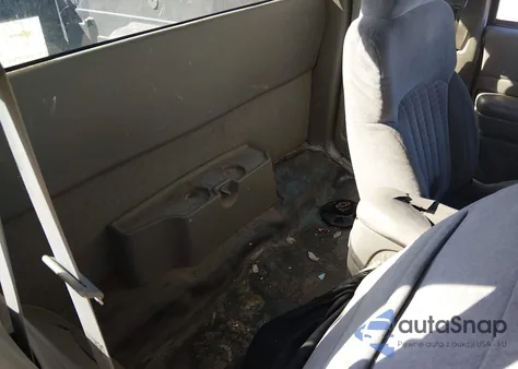 2002 Chevrolet S-10 from USA, damaged, VIN 1GCDT19WX28248055